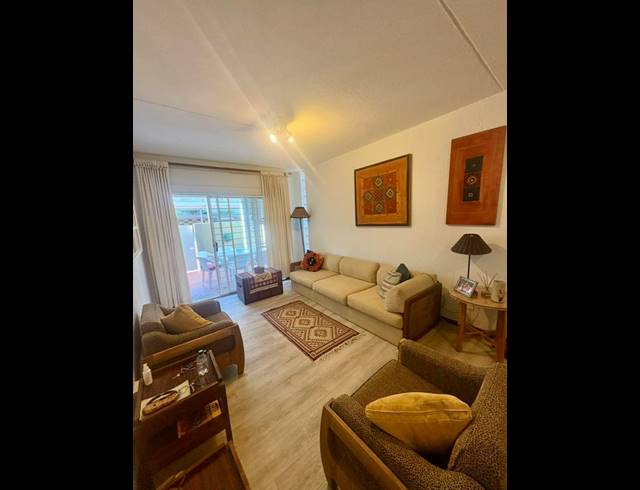 2 BEDROOM APARTMENT FOR SALE IN GLENHAZEL